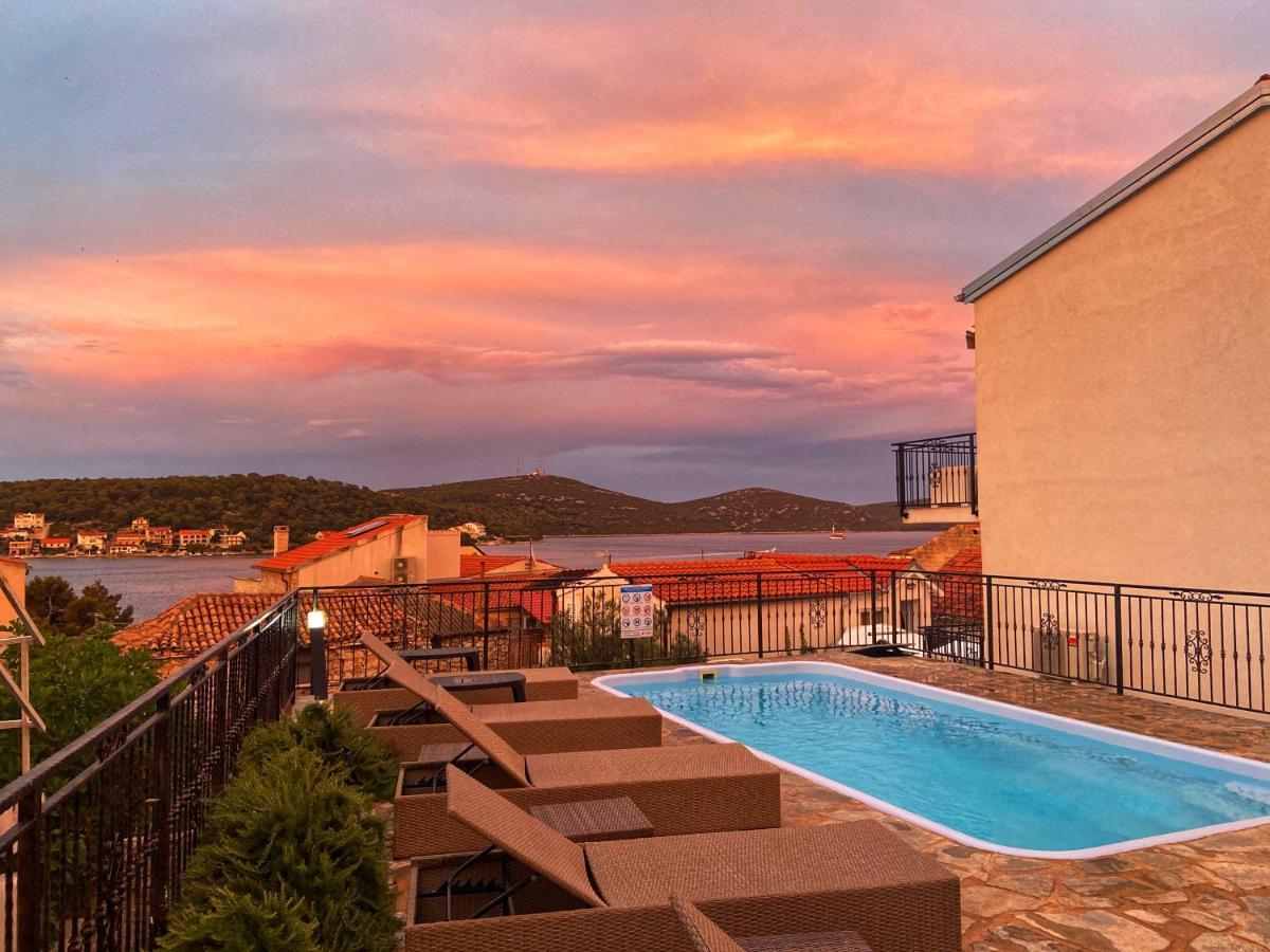 Tisno Resort *