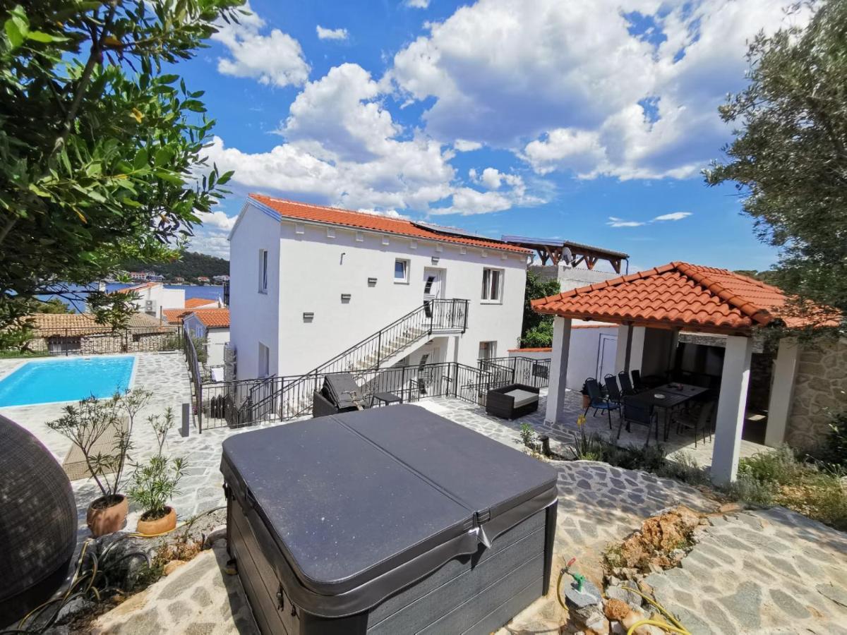 Tisno Resort * Tisno