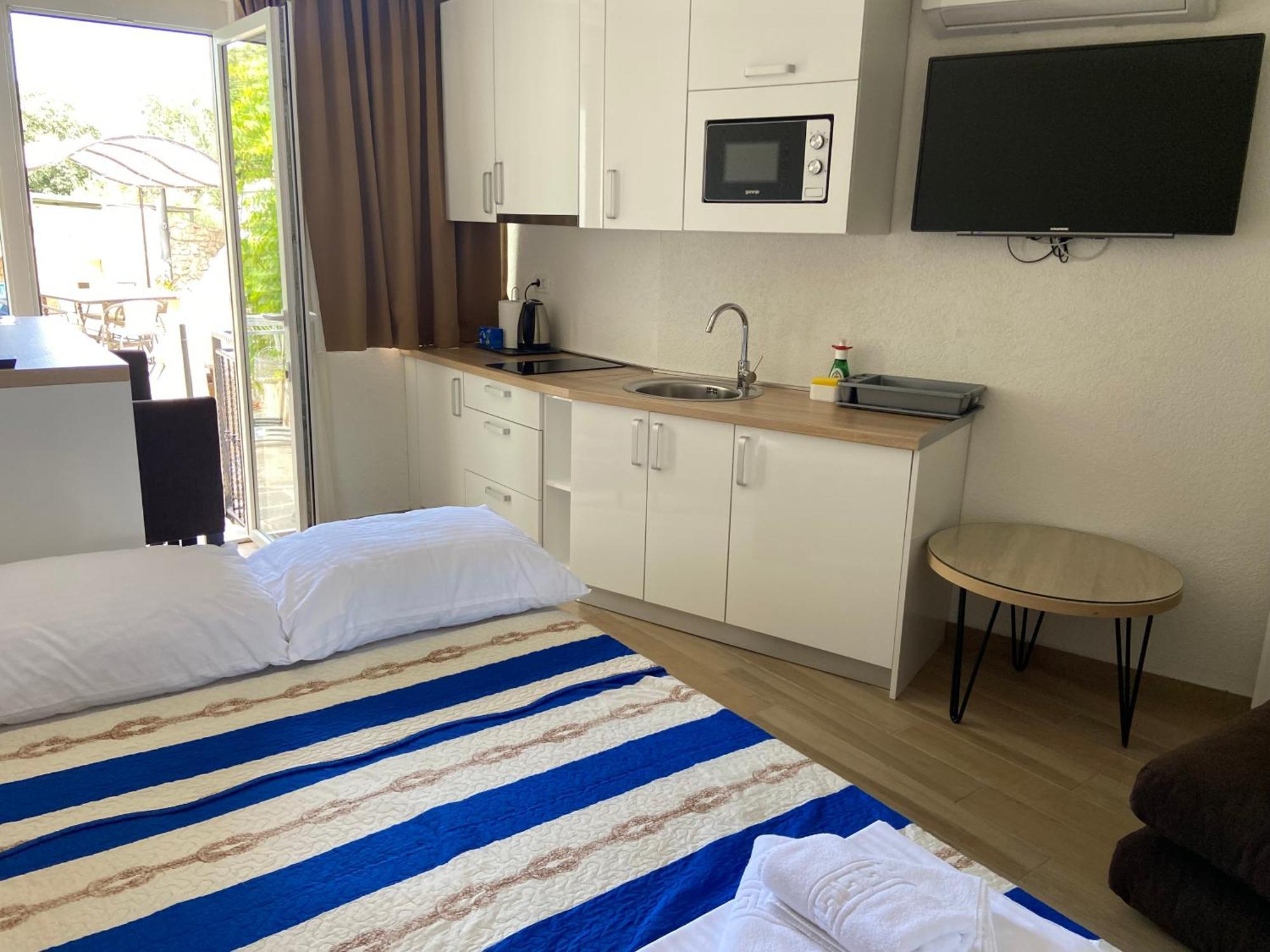 Tisno Resort *